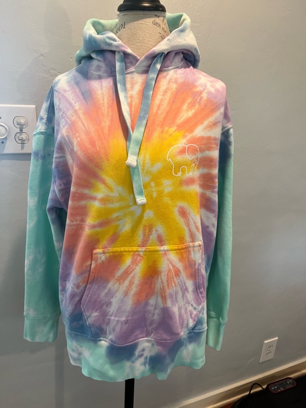 Ivory Ella Tye Die Sweatshirt Size S